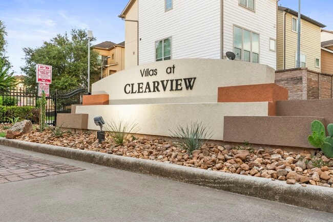 Building Photo - 3334 Clearview Villa Way
