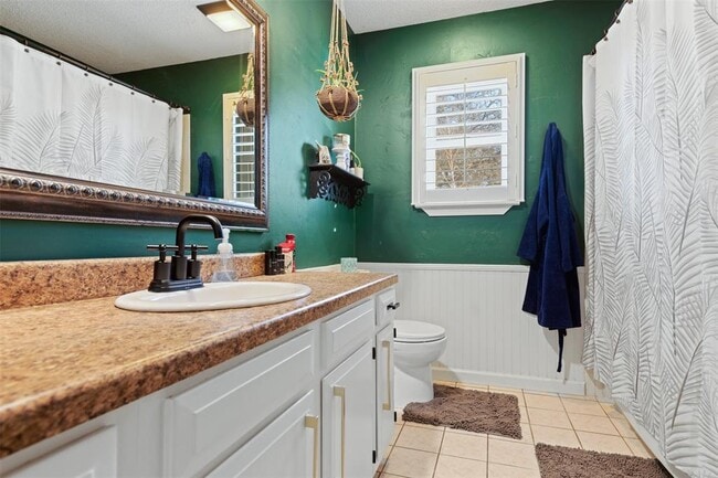 Building Photo - 3909 Holt Dr