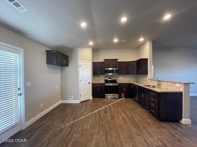 Building Photo - 2104 S Greystone Square