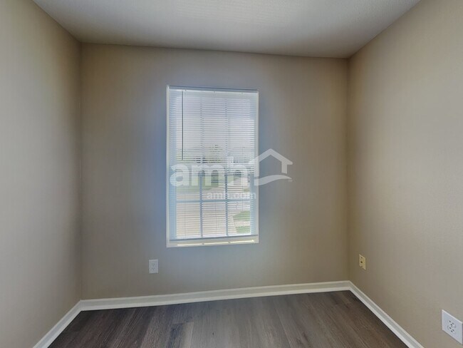 Building Photo - 3287 Underwood Dr