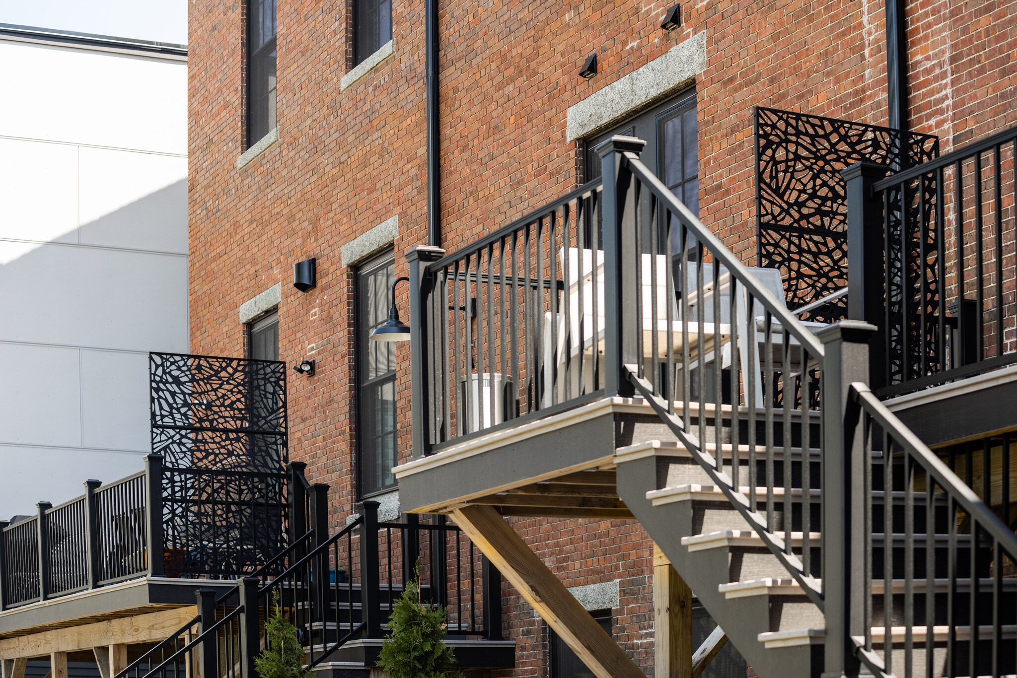 Unit 2 Deck - 16 Pierce St