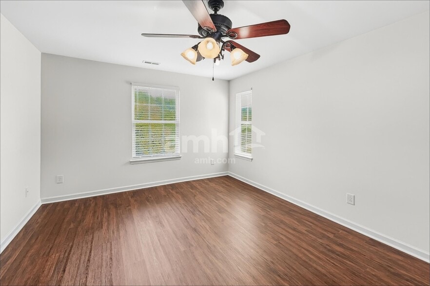 Building Photo - 7923 Suttonview Dr