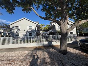 Building Photo - 510 NE 17th Ave