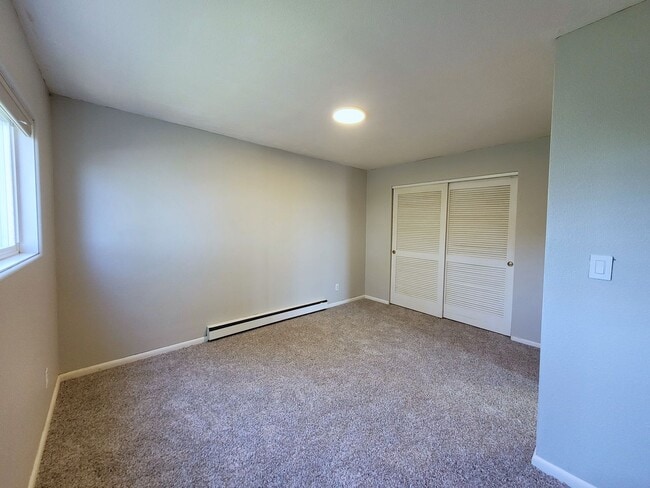 Building Photo - Southside Condo with a View - 1 Bedroom - ...
