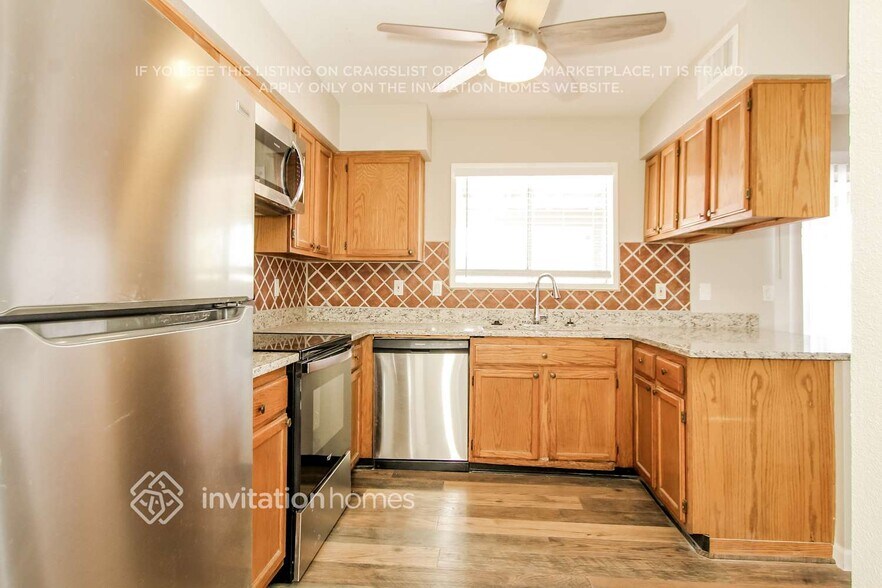 Building Photo - 8714 W Lawrence Ln