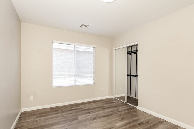 Building Photo - 2656 S 89th Ave