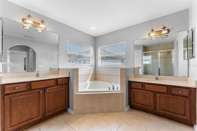 Building Photo - 14835 Old Thicket Trace