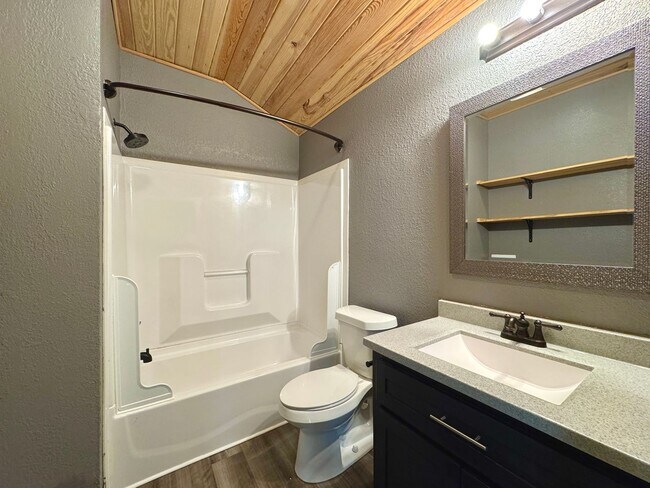 Building Photo - 1 Bedroom/1 Bathroom Tiny Home Cottage in Sulphur Rock