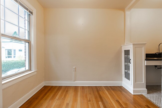 Interior Photo - Roosevelt Apartments