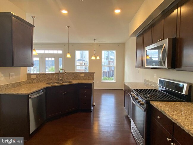 Building Photo - 6173 Margarita Way