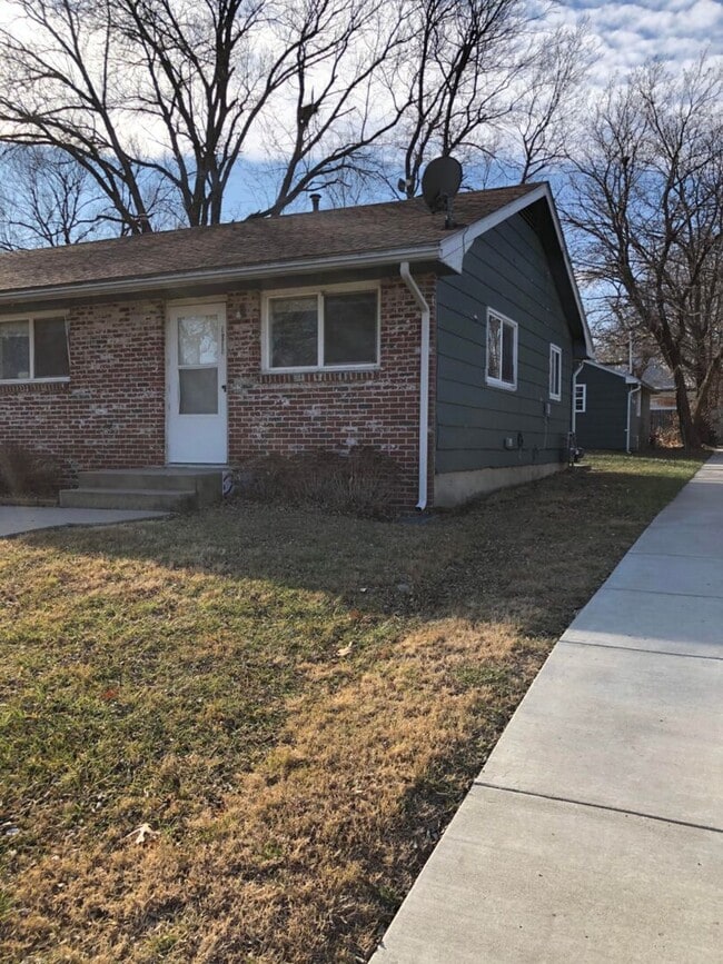 Building Photo - 1011 Cottonwood St