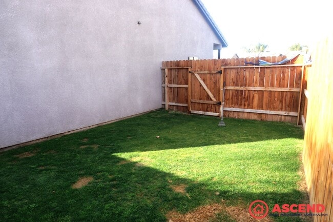 Building Photo - Charming Southwest Home!