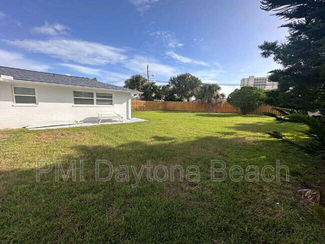 Building Photo - 2563 S Peninsula Dr