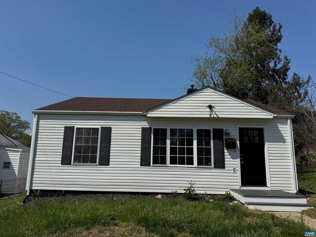 Primary Photo - 1015 Cherry Ave