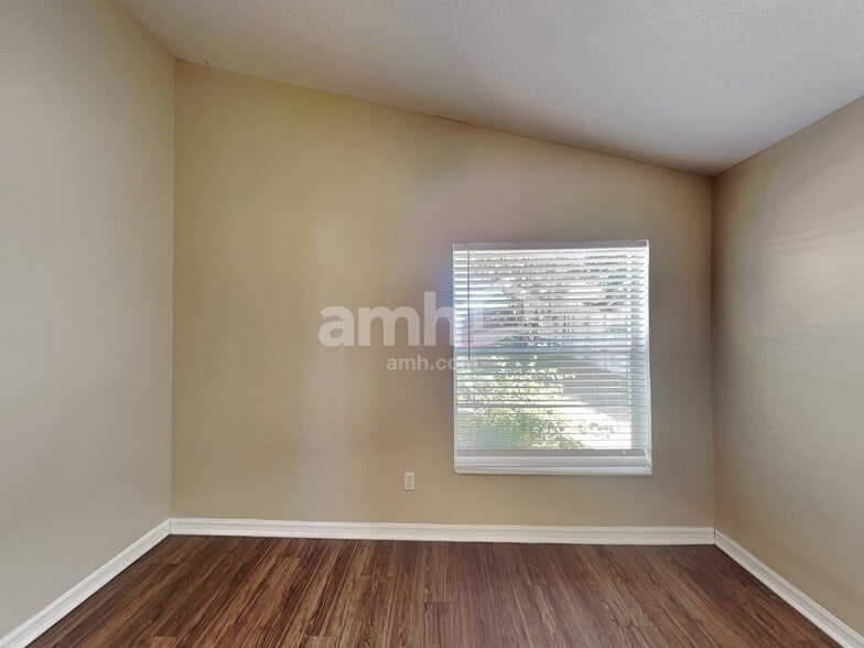 Building Photo - 321 Sterling Lake Dr