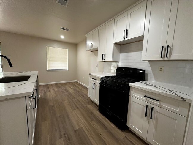 Building Photo - 11802 Murr Way