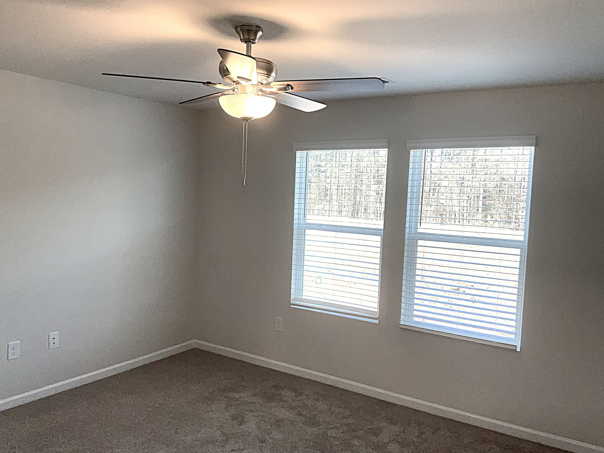 Building Photo - 3260 Emberly Dr