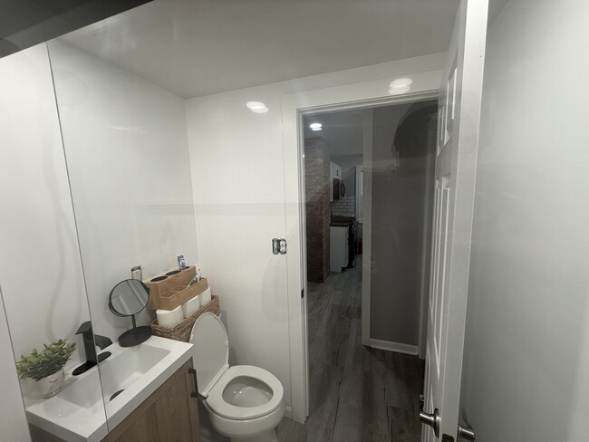 Bathroom 2/2 - 316 S Collingwood Ave