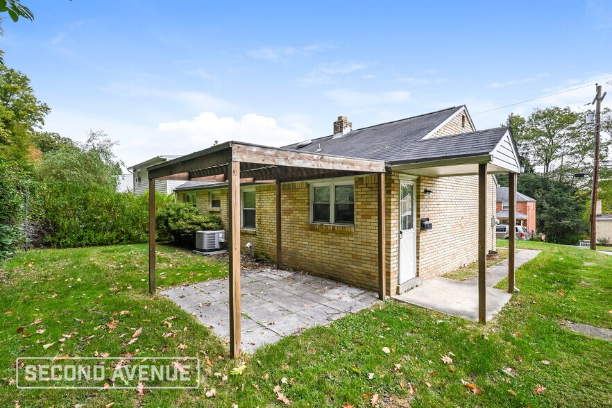 Building Photo - 37 Glenview Ave