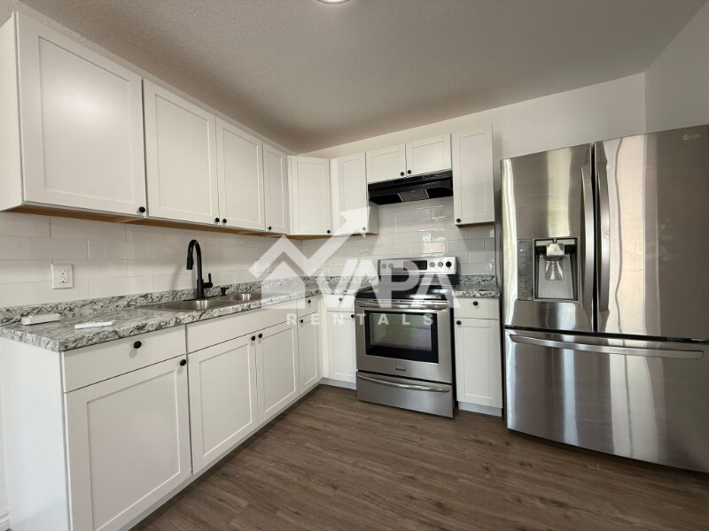 Building Photo - 5014 Benham Dr