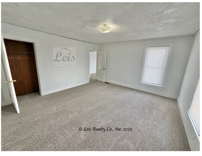 Building Photo - 705 S Wayne St