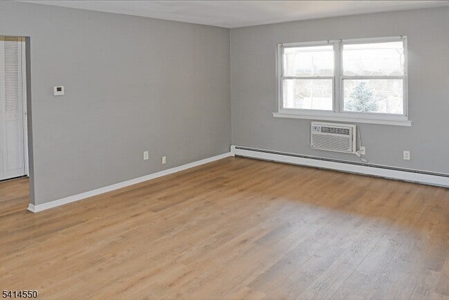 Building Photo - 191 N Beverwyck Rd