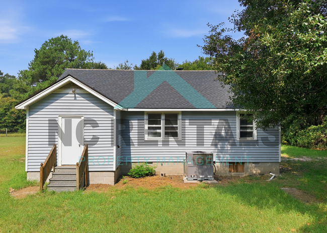 Building Photo - 141 Marthas Ln-