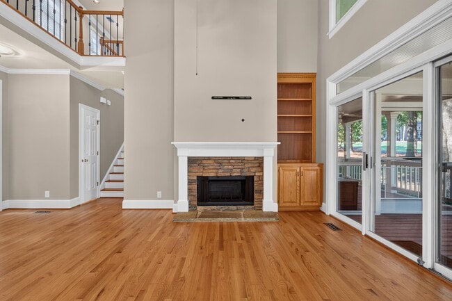 Building Photo - 113 7 Oaks Way