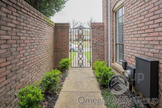 Building Photo - 6616 E Aberdeen Dr