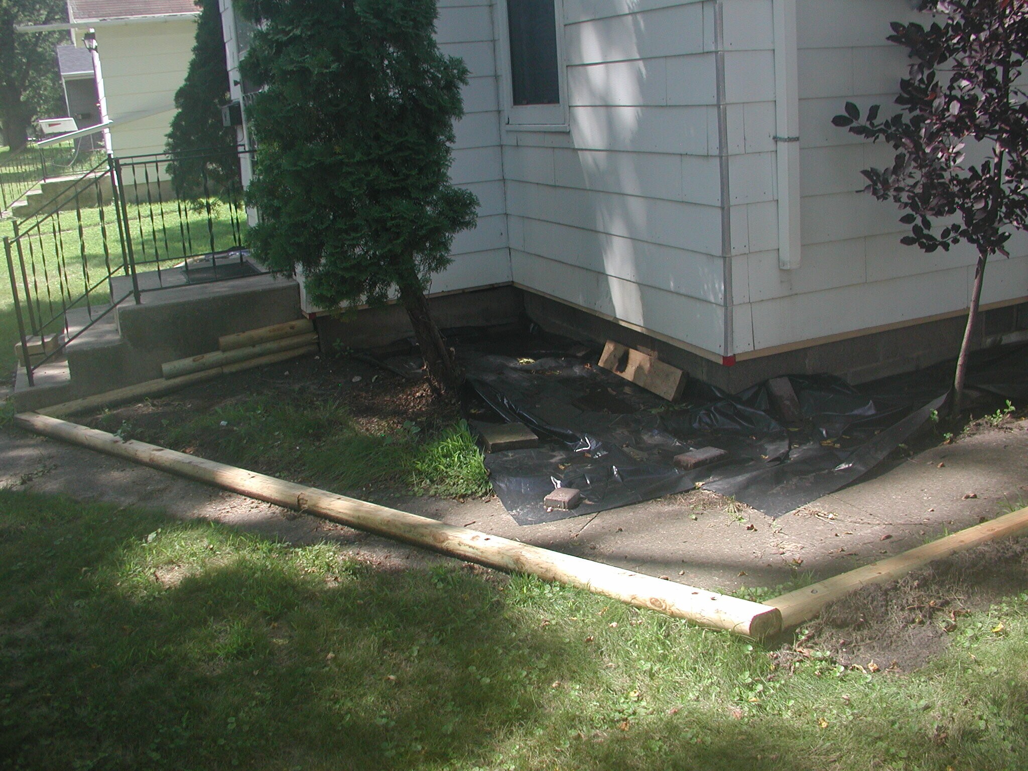 Building Photo - 241 E Ronning Ave