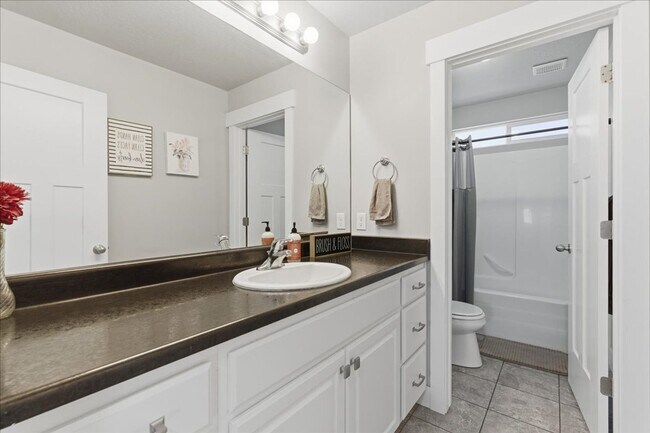 Building Photo - 4 Bedroom Herriman Home