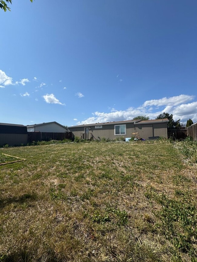 Building Photo - Charming & Updated Home in Kittitas, WA