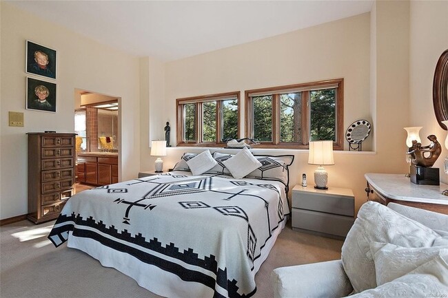 Building Photo - Executive 2BR/3BA Condo with Mountain View...