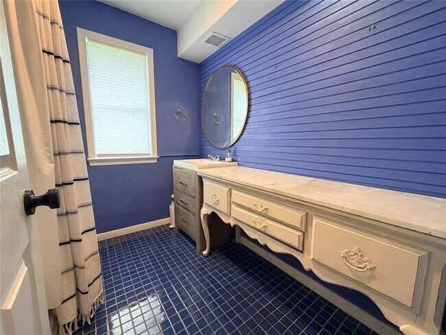 Building Photo - 115 Spanish Oak Cir