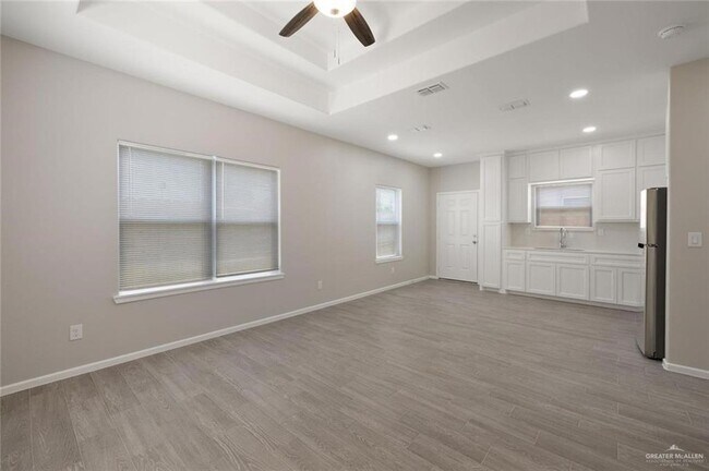 Building Photo - 740 N Alamo Rd