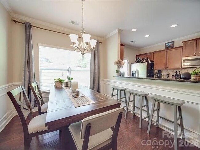 Building Photo - 5657 Tipperlinn Way