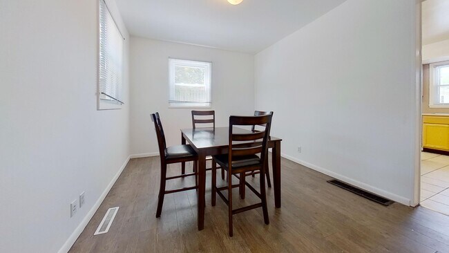 Building Photo - 23 E Chalmers St