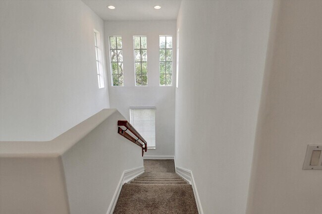 Building Photo - 10640 NW 83rd Ct
