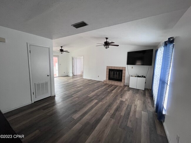 Building Photo - 321 Hibiscus Dr