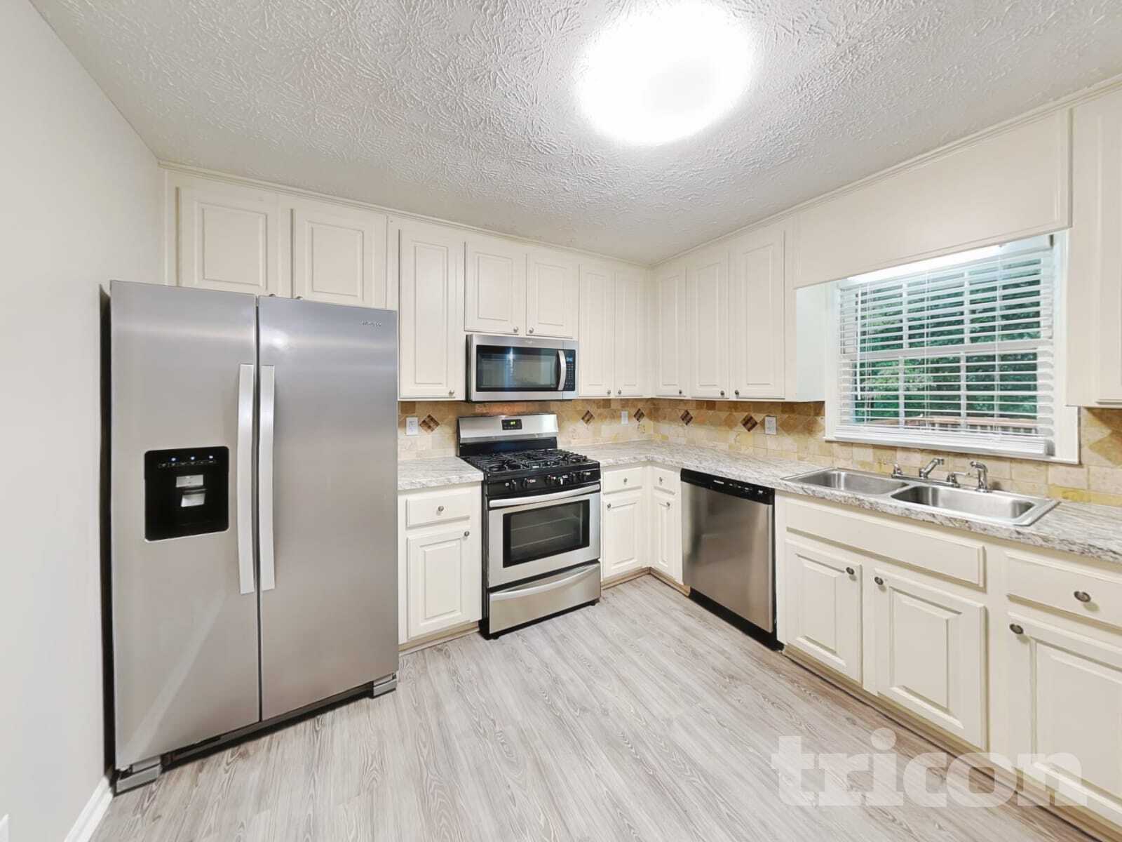 Building Photo - 145 Victoria Station