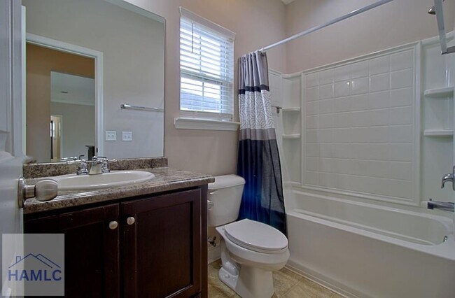 Building Photo - 147 Rimes Ave SE