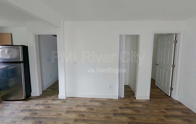 Building Photo - 1637 W 34th St