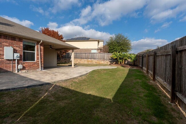 Building Photo - 318 Pond View Pass