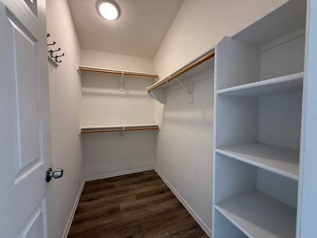 Building Photo - Spacious 4-Bedroom Home with Large Backyar...