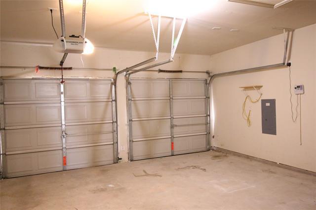 Building Photo - 509 Creekview Dr