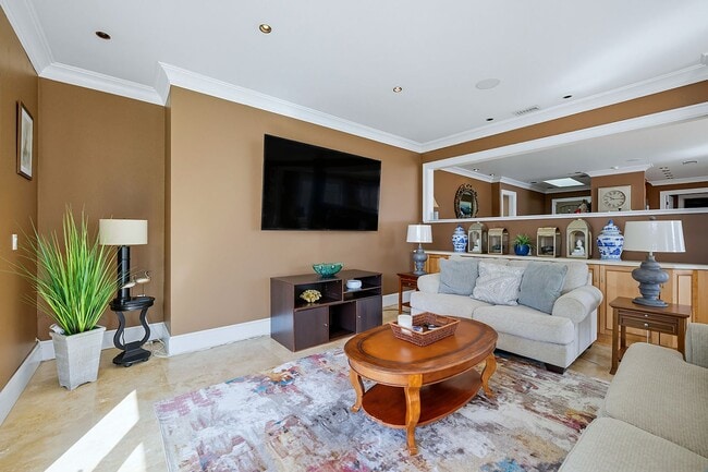 Building Photo - Fully Furnished 3 Bed 2.5 Bath Single Fami...