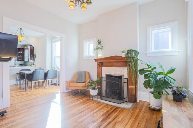 Building Photo - 2220 W 31st Ave