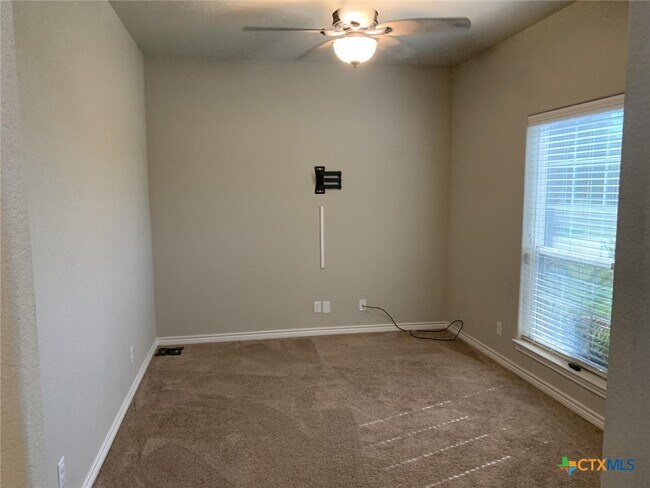 Building Photo - 5428 Stonehaven Dr