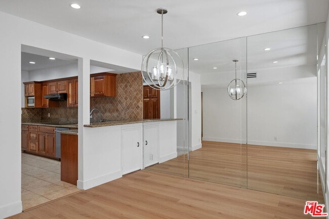 Building Photo - 4807 Woodley Ave