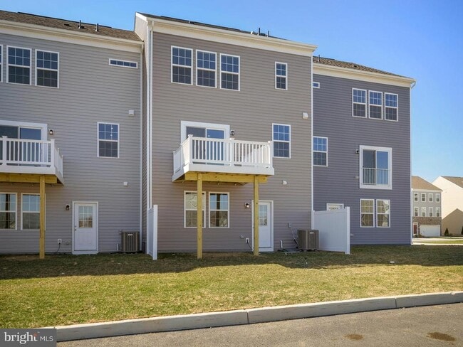 Building Photo - 96 Stafford Pl